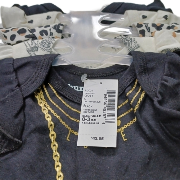 BUNDLE of 5 0-3 months New with tags onesie - Picture 6 of 9